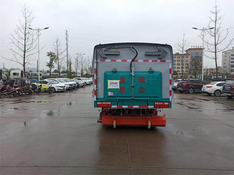 后滾掃吸塵車(chē)新款上市