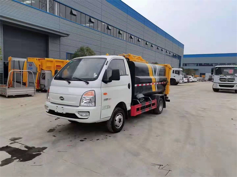 凱馬自裝卸式垃圾車