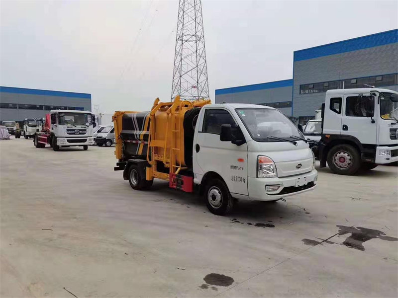 凱馬自裝卸式垃圾車