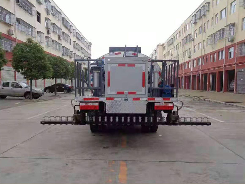 國六東風(fēng)多利卡程力重工瀝青灑布車