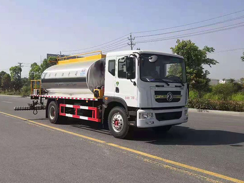 國(guó)六東風(fēng)多利卡D9程力重工瀝青灑布車