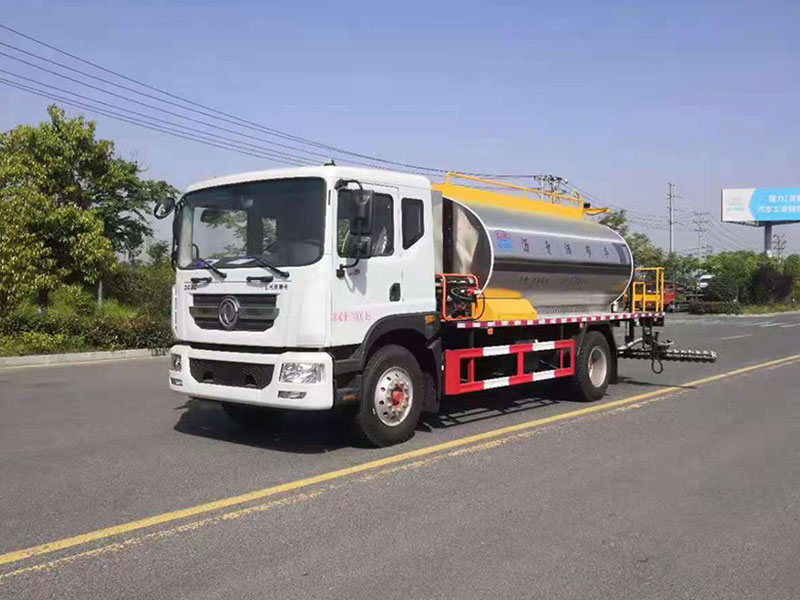 國(guó)六東風(fēng)多利卡D9程力重工瀝青灑布車