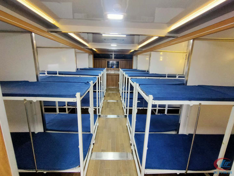 重汽豪沃T5G宿營(yíng)車(chē)（24人）