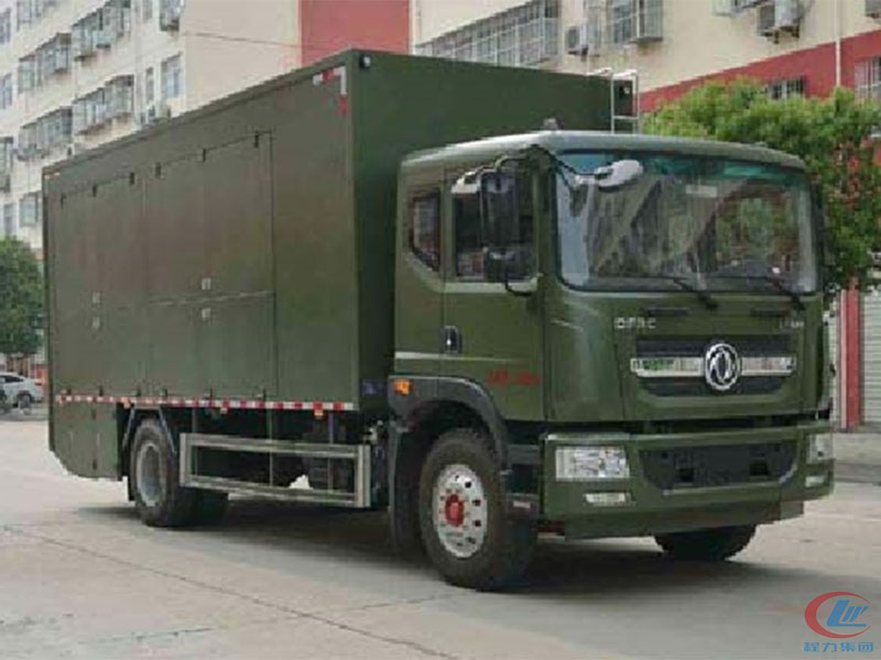 東風消防救援被服洗滌車