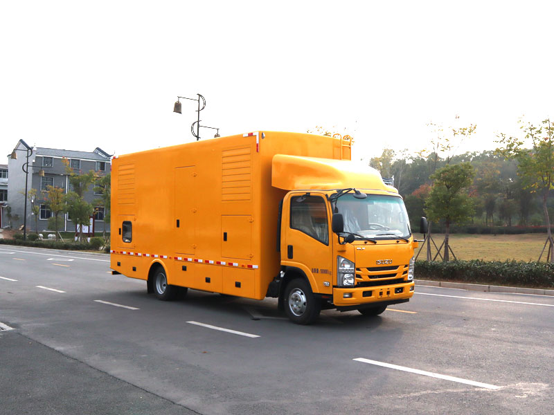 五十鈴電源車