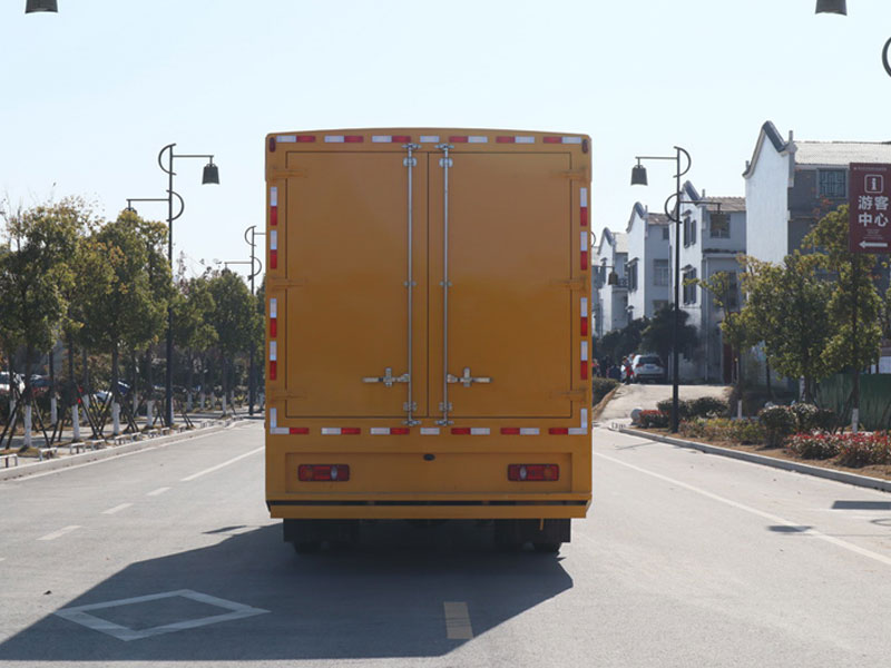 東風(fēng)天錦移動(dòng)電源車(chē)帶休息室
