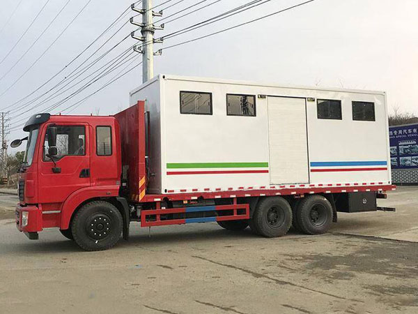 廠家定制景區(qū)大型工程車載廂式廁所衛(wèi)生間 
