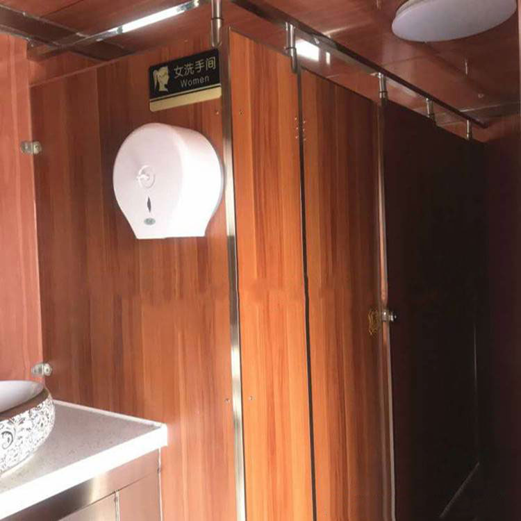 廠家定制景區(qū)大型工程車載廂式廁所衛(wèi)生間 