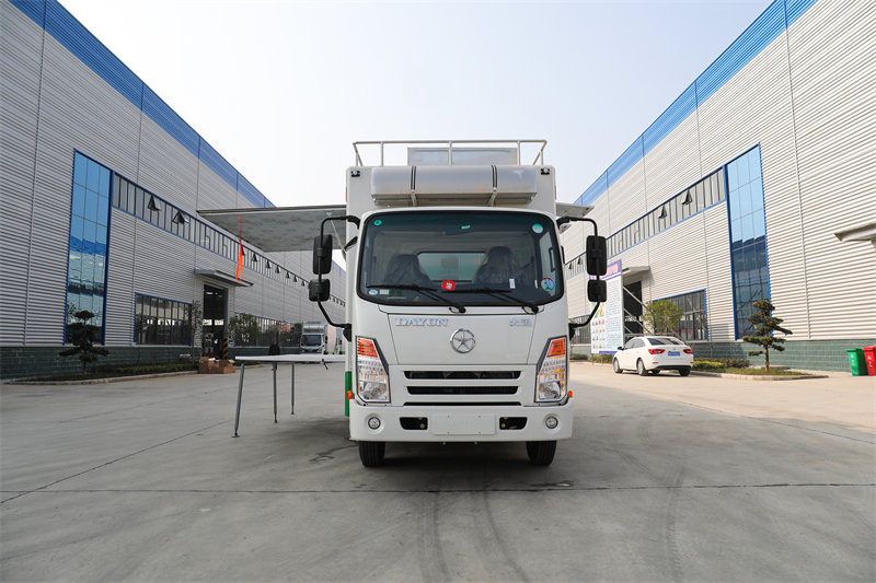大運(yùn)奧普力國(guó)六云內(nèi)126馬力移動(dòng)餐車