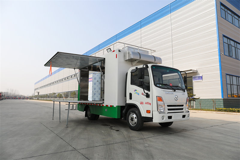 大運(yùn)奧普力國(guó)六云內(nèi)126馬力移動(dòng)餐車