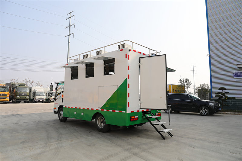 大運(yùn)奧普力國(guó)六云內(nèi)126馬力移動(dòng)餐車