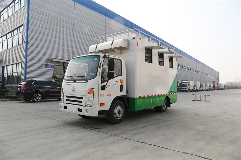 大運(yùn)奧普力國(guó)六云內(nèi)126馬力移動(dòng)餐車