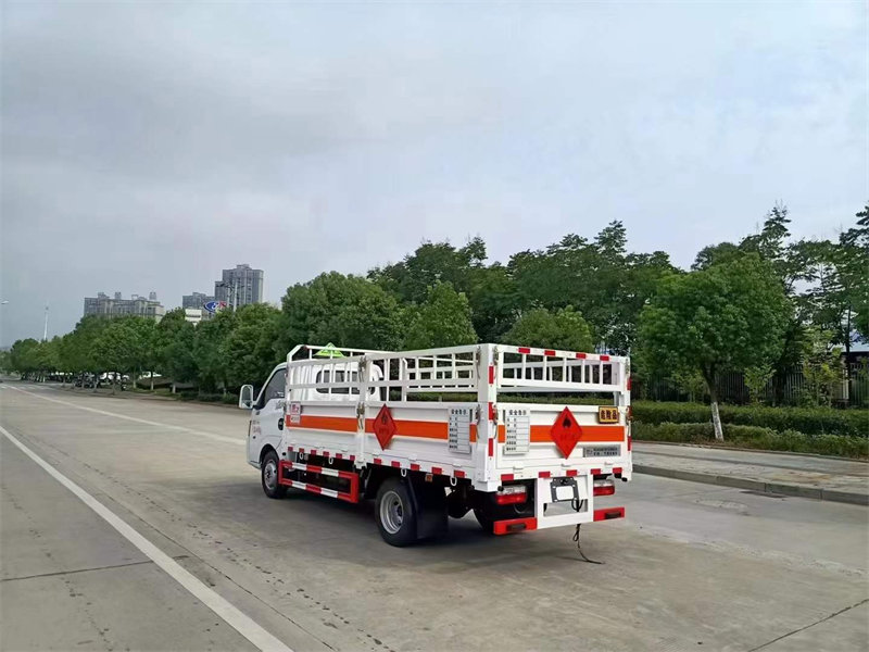 東風(fēng)途逸（柴油版）氣瓶運(yùn)輸車