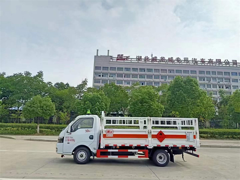東風(fēng)途逸（柴油版）氣瓶運(yùn)輸車