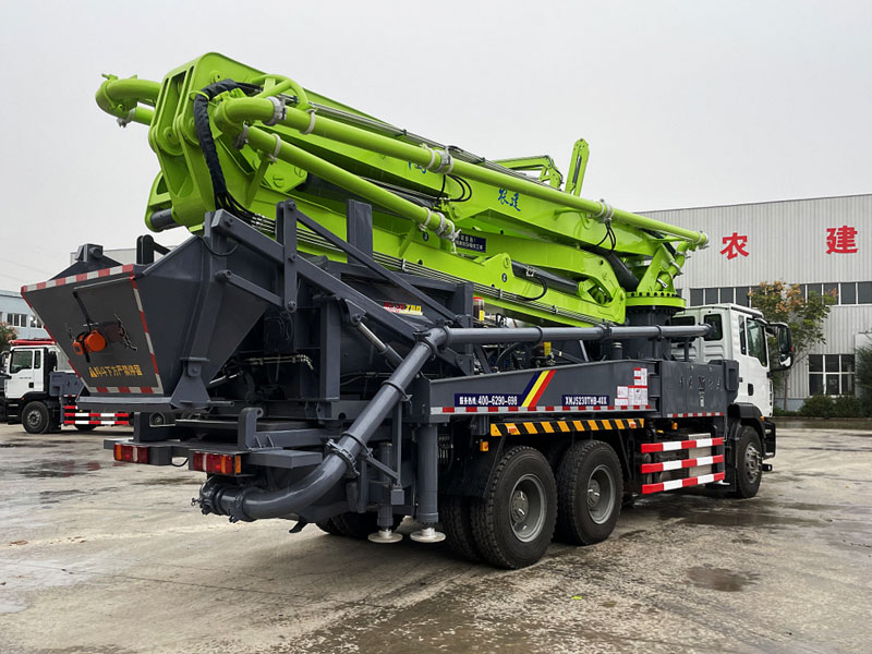 國(guó)六重汽40米雙橋攪拌混凝土泵車(chē)一體機(jī)