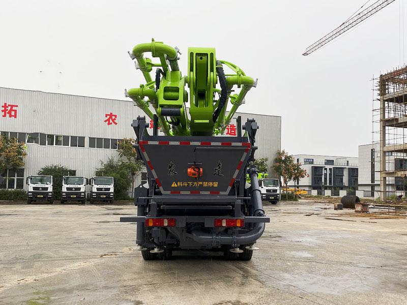 國(guó)六重汽40米雙橋攪拌混凝土泵車(chē)一體機(jī)