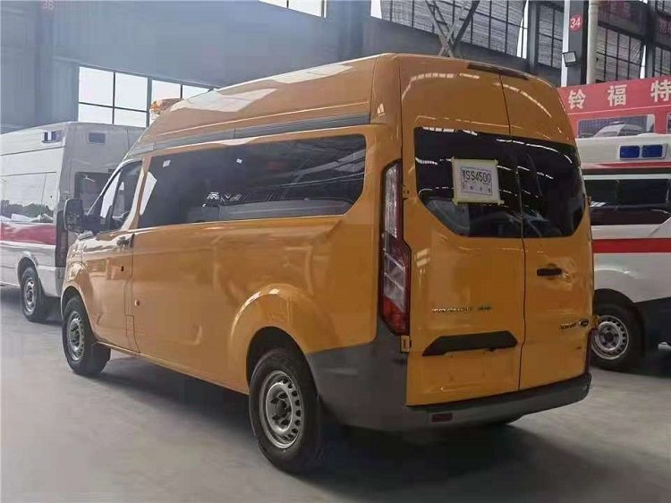 藍(lán)牌國六福特工程車 4-7座救險(xiǎn)電力工程車