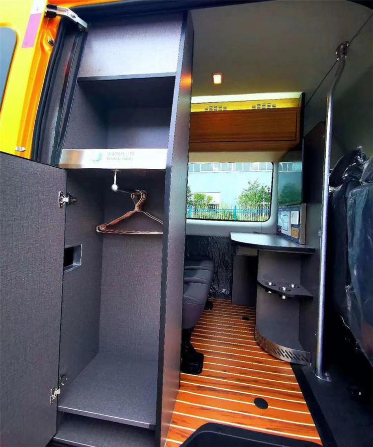 藍(lán)牌國六福特工程車 4-7座救險(xiǎn)電力工程車