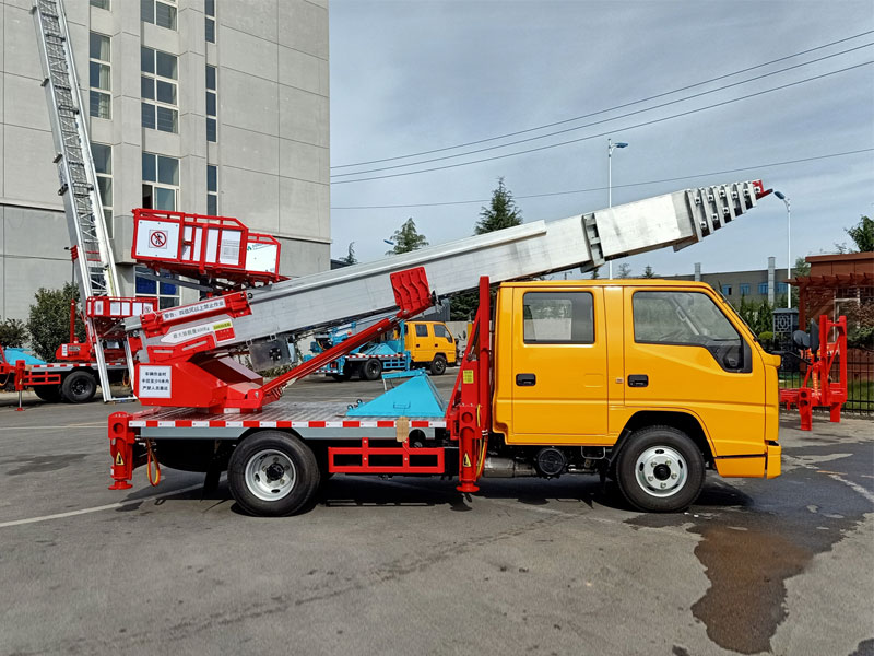 江鈴28米云梯高空作業(yè)車(chē)
