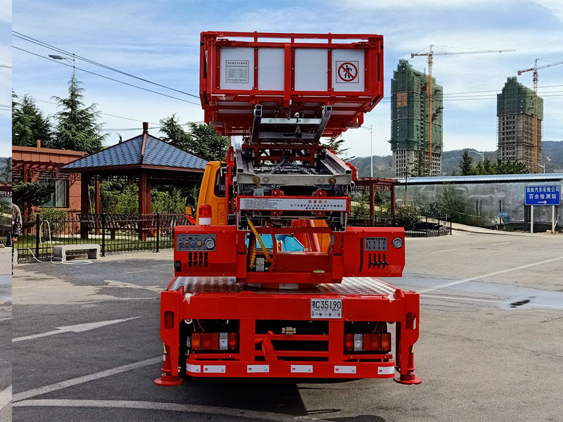 江鈴28米云梯高空作業(yè)車(chē)