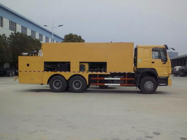 國六重汽豪沃稀漿封層車(標(biāo)準(zhǔn)型)