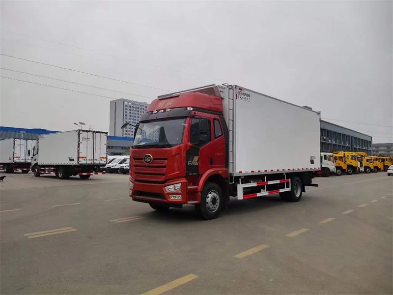 國六解放J6L尊享版冷藏車