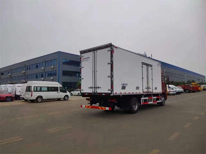 國六解放J6L尊享版冷藏車