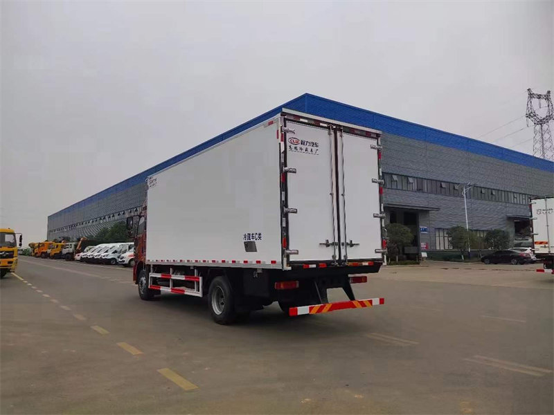 國六解放J6L尊享版冷藏車