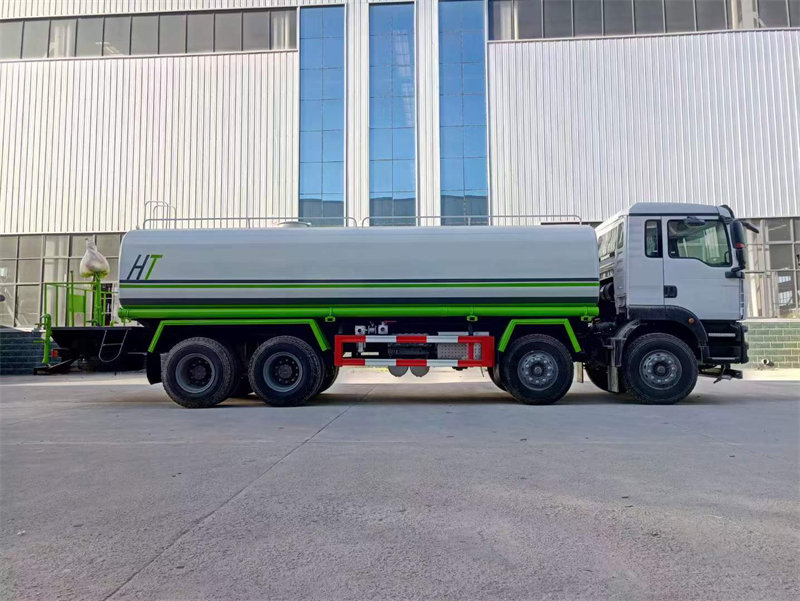 重汽汕德卡前四后八25方灑水車