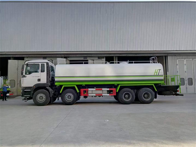 重汽汕德卡前四后八25方灑水車