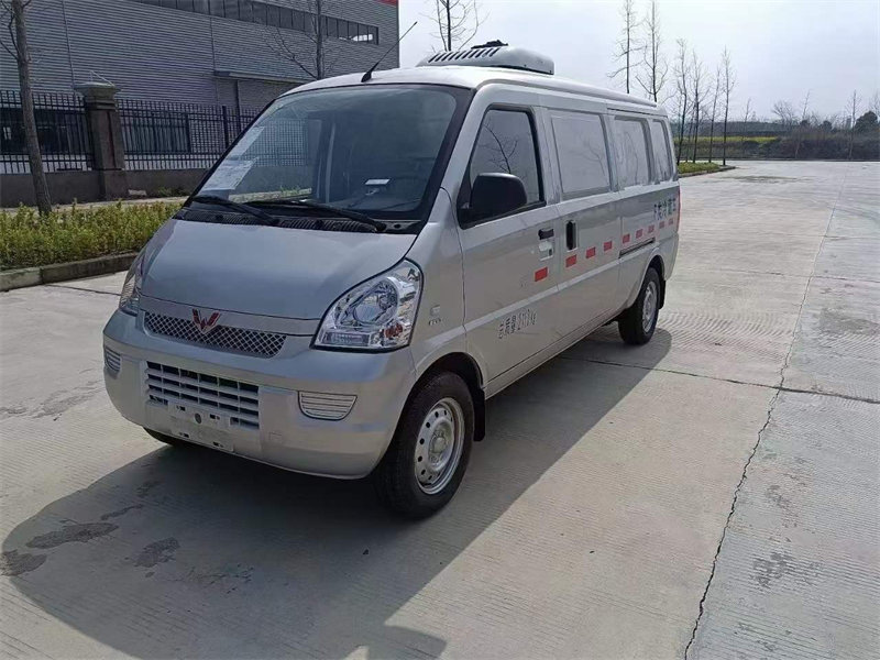 五菱汽油面包冷藏車