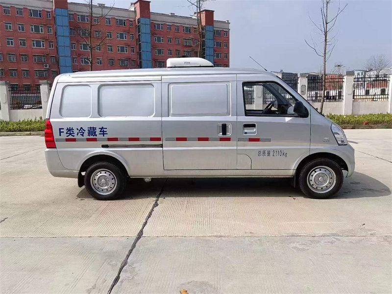 五菱汽油面包冷藏車