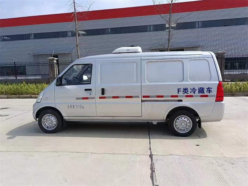 五菱汽油面包冷藏車