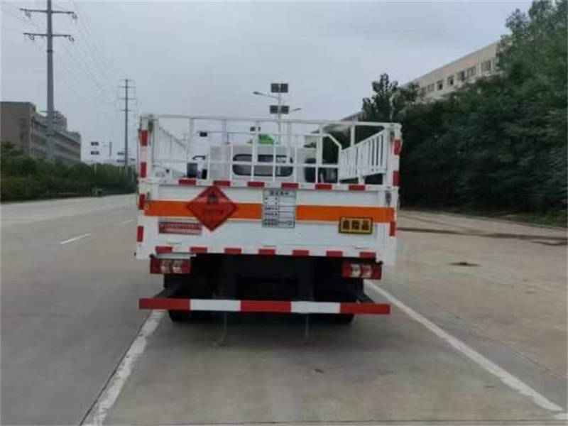東風(fēng)氣瓶運(yùn)輸車廠家讓利