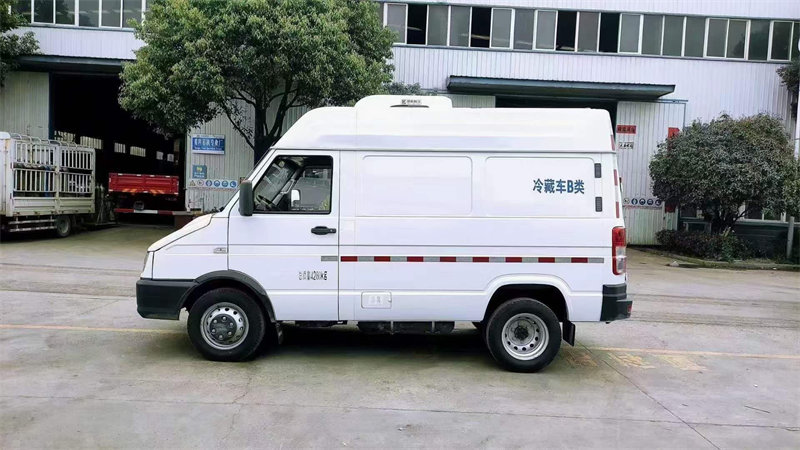 國六依維柯短軸冷藏車