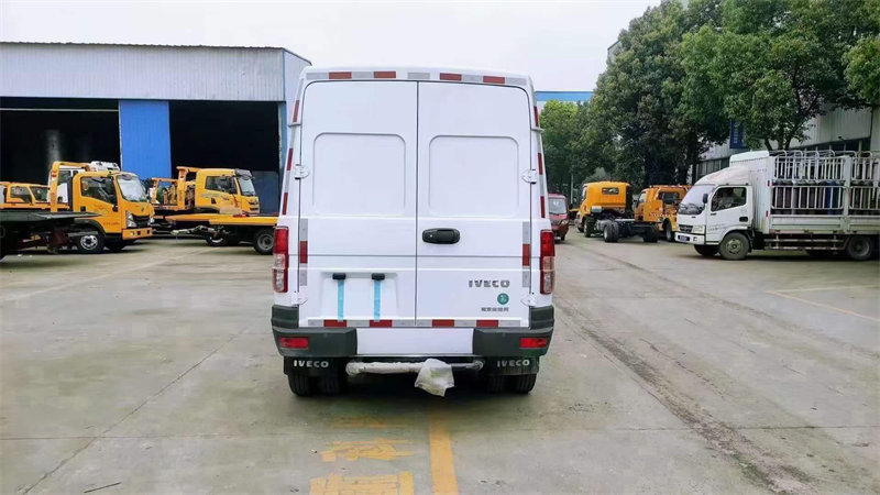 國六依維柯短軸冷藏車