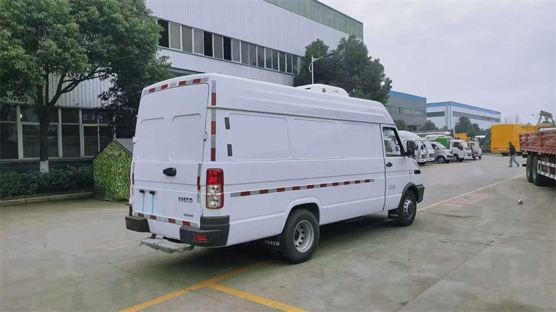 國六依維柯短軸冷藏車