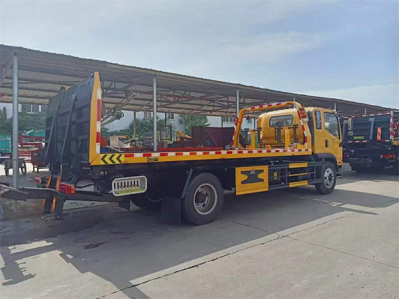 解放大王駕到清障車