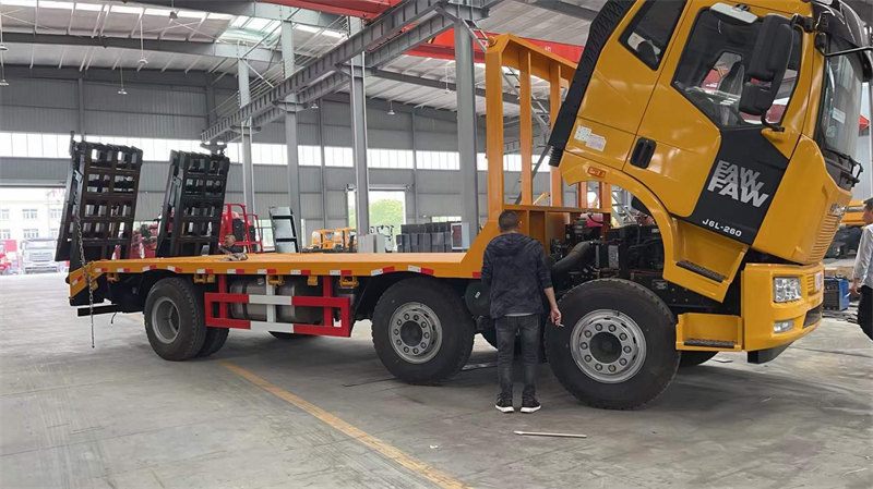 解放低平板運(yùn)輸車可分期
