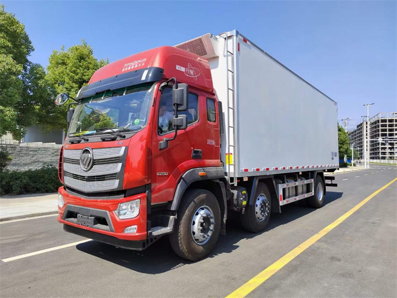 歐曼行星小三軸冷藏車