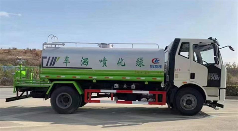 15方國(guó)六解放J6L灑水車