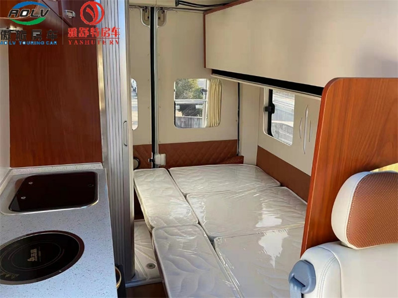 東風(fēng)御風(fēng)長軸高頂B型房車傲旅雅舒特房車