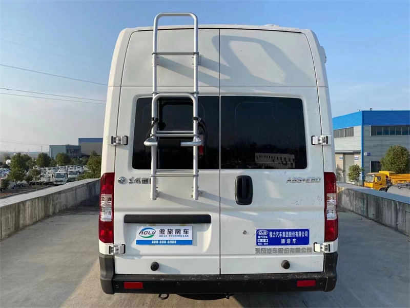 東風(fēng)御風(fēng)長軸高頂B型房車傲旅雅舒特房車