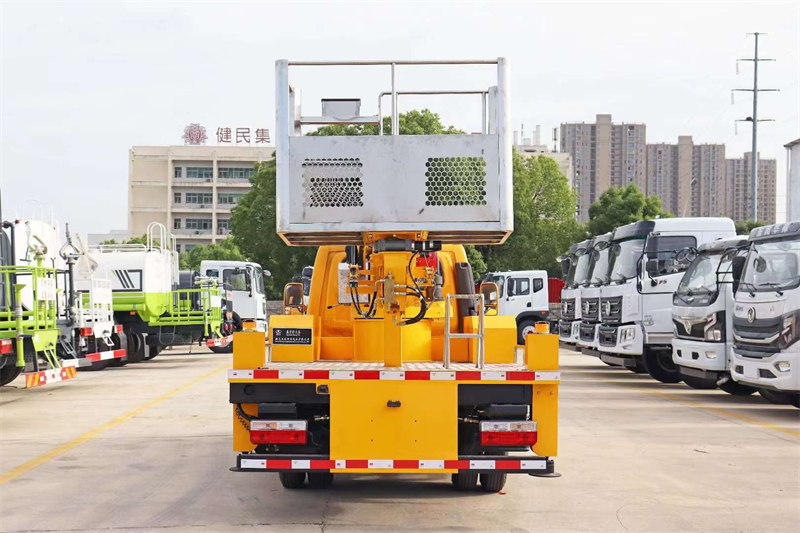 東風(fēng)途逸16米藍牌伸縮臂高空作業(yè)車