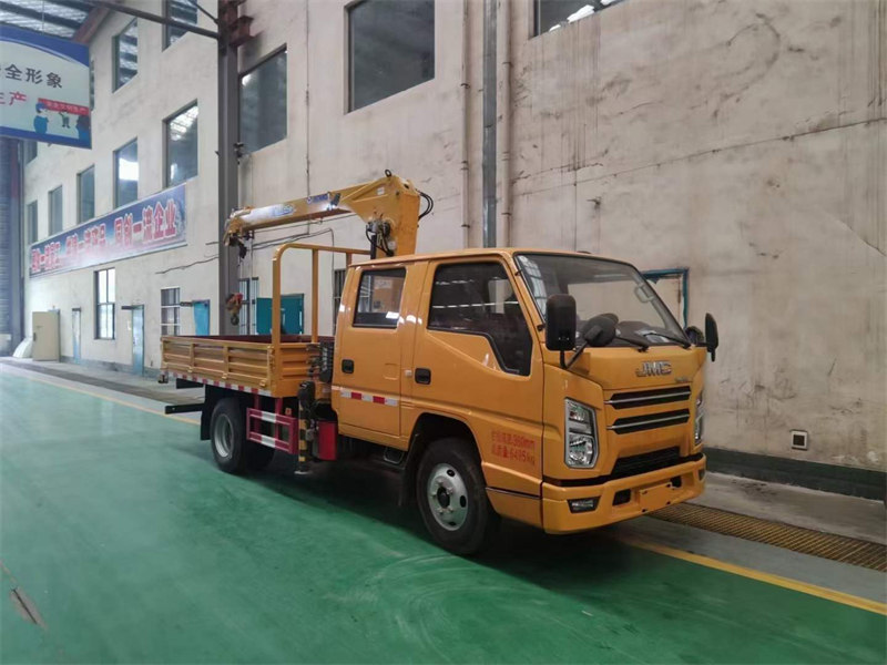江鈴徐工3.2噸雙排座黃牌隨車吊