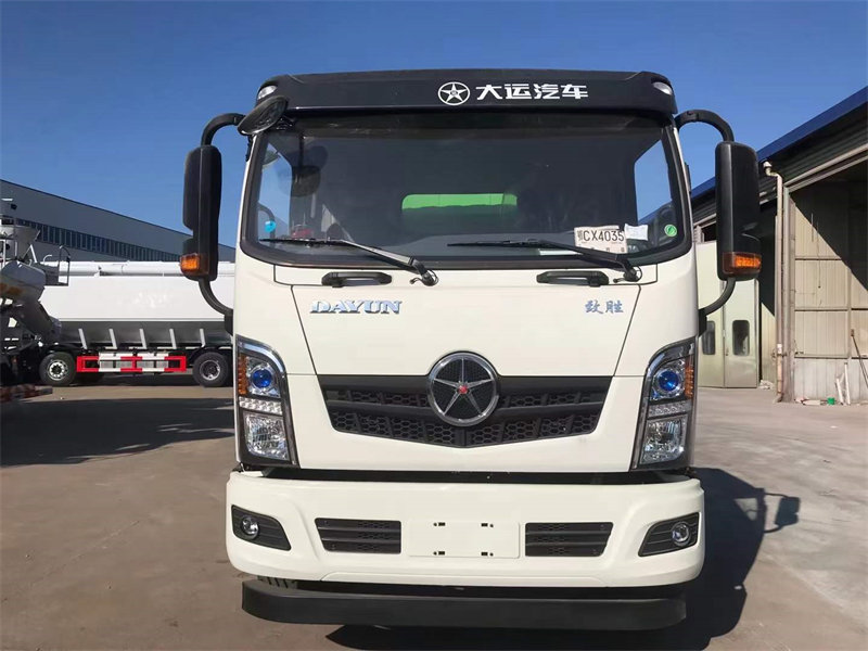 小三軸攪拌車245馬力