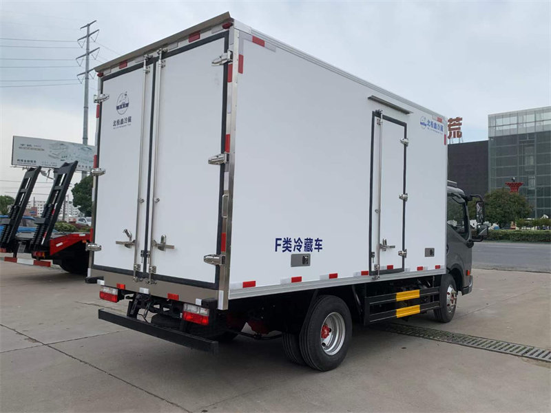 全新東風(fēng)凱普特星云冷藏車(chē)（國(guó)六）