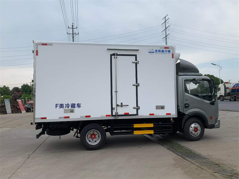 全新東風(fēng)凱普特星云冷藏車(chē)（國(guó)六）