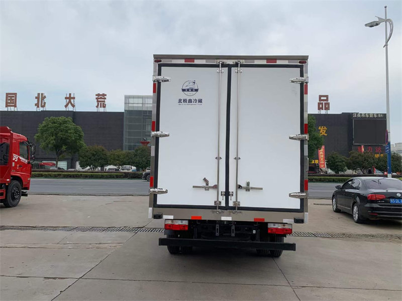 全新東風(fēng)凱普特星云冷藏車(chē)（國(guó)六）
