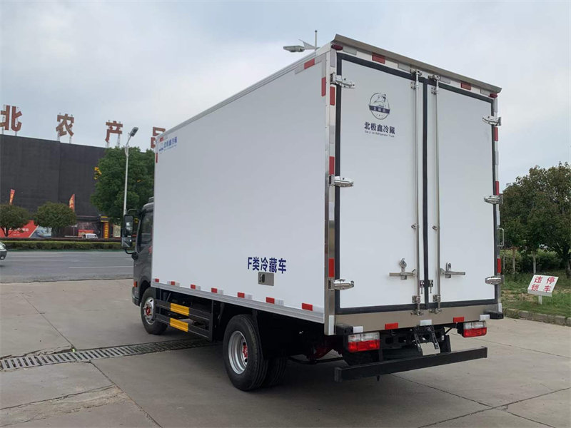 全新東風(fēng)凱普特星云冷藏車(chē)（國(guó)六）